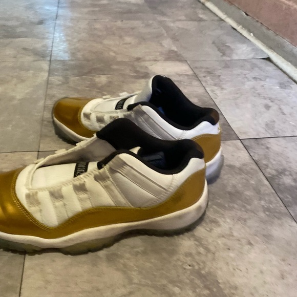 Retro 12 white and gold size 5y - Picture 6 of 7